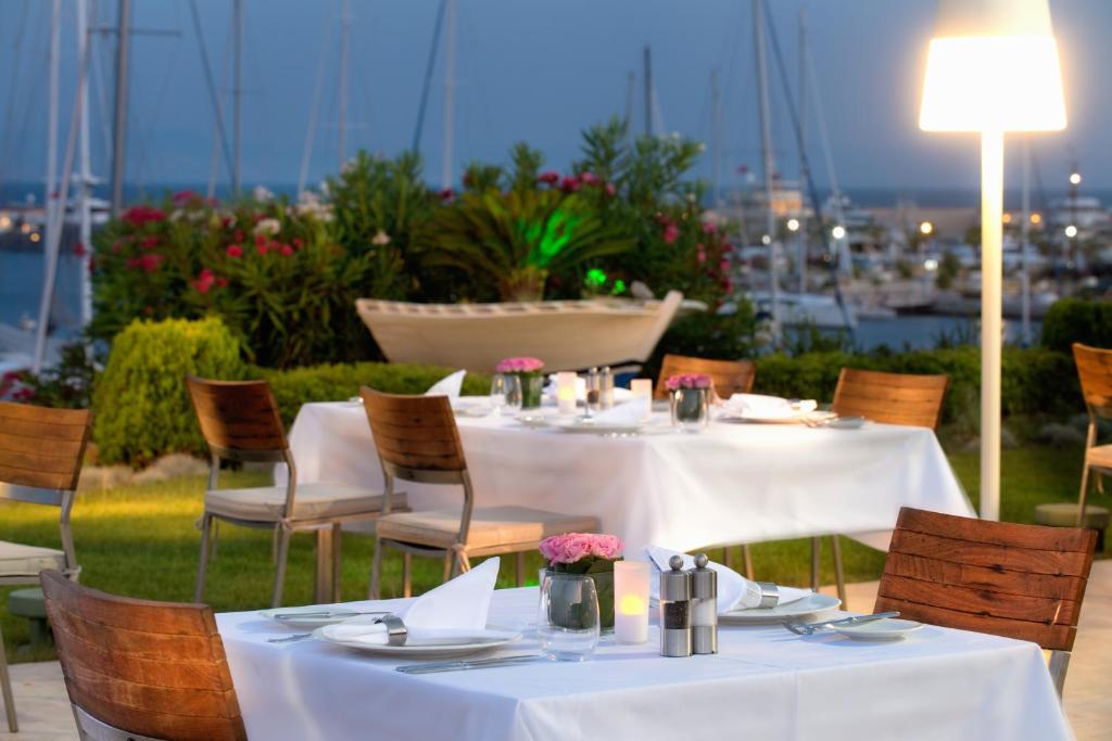 Фотография из галереи Yacht Club в Дидиме