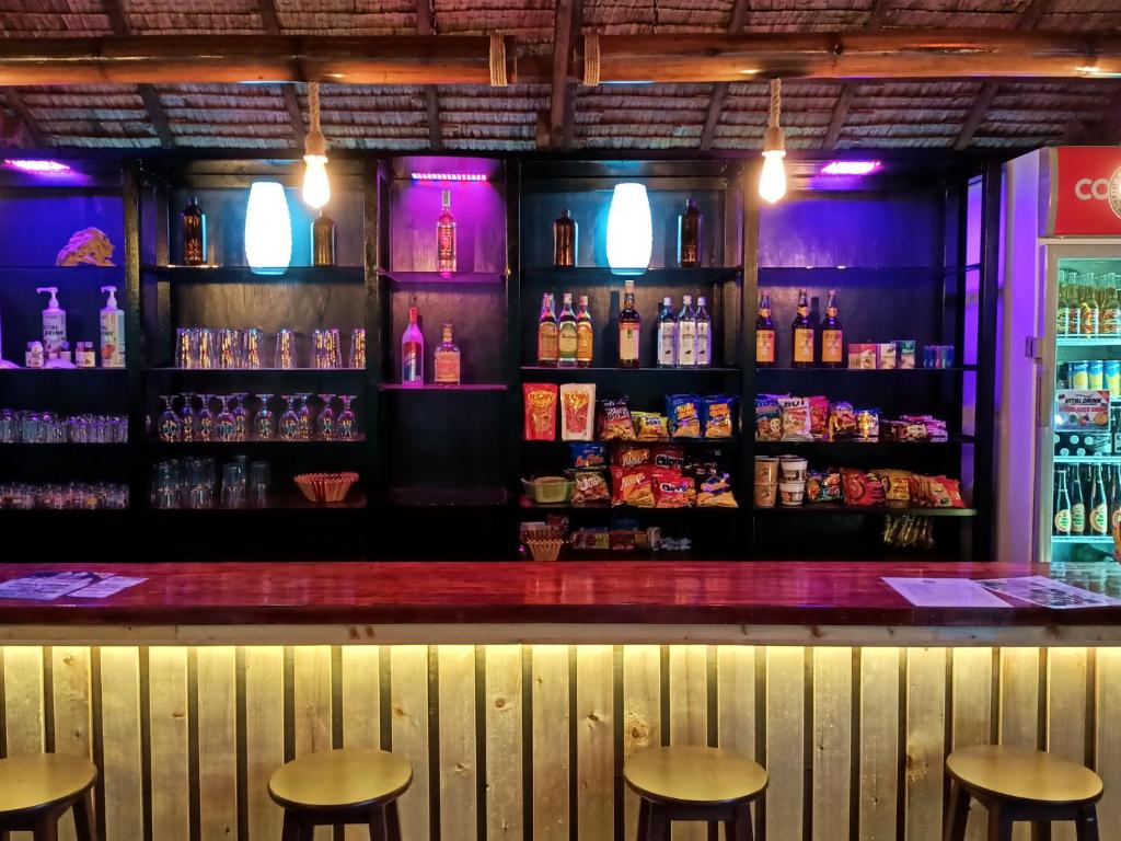 Lounge nebo bar v ubytování Archery-Asia Nipa Huts Moalboal
