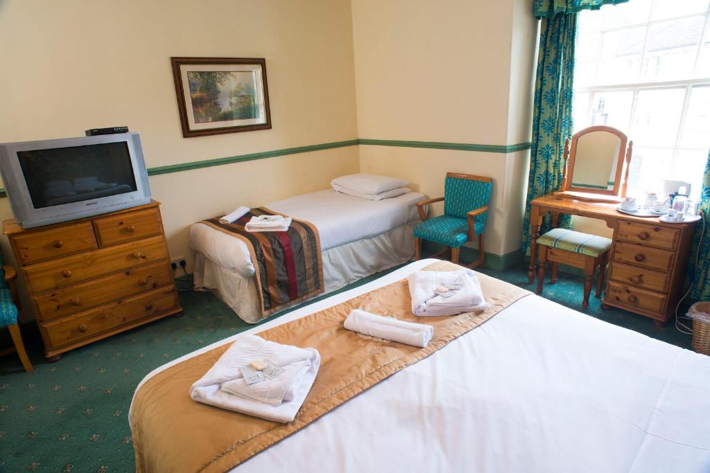 The Miners Rest, formerly The Radstock Hotel, near Bath - Family Room With Bath