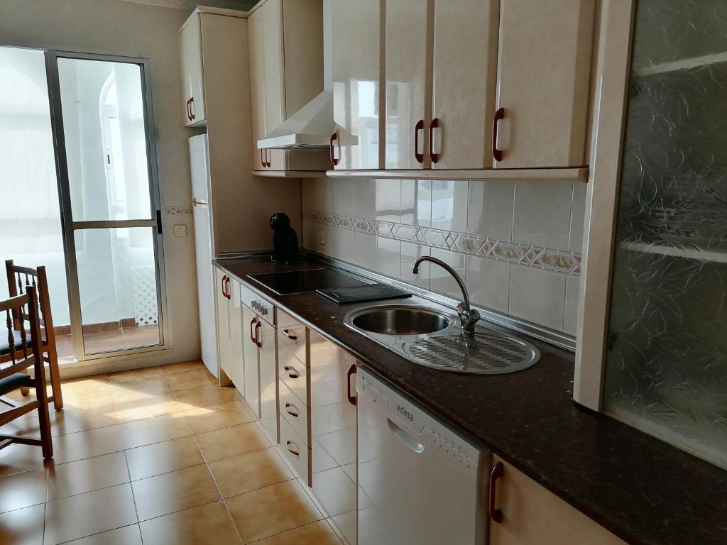 Kuchyňa alebo kuchynka v ubytovaní Apartamento Cayetano