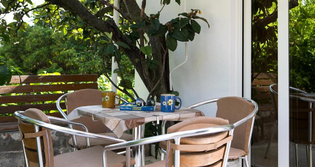Zahrada ubytování Apartments Benussi