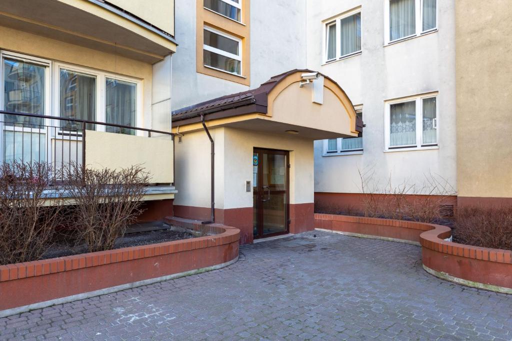 Exteriér alebo vchod do ubytovania Mokotów Apartment Bluszczańska by Noclegi Renters