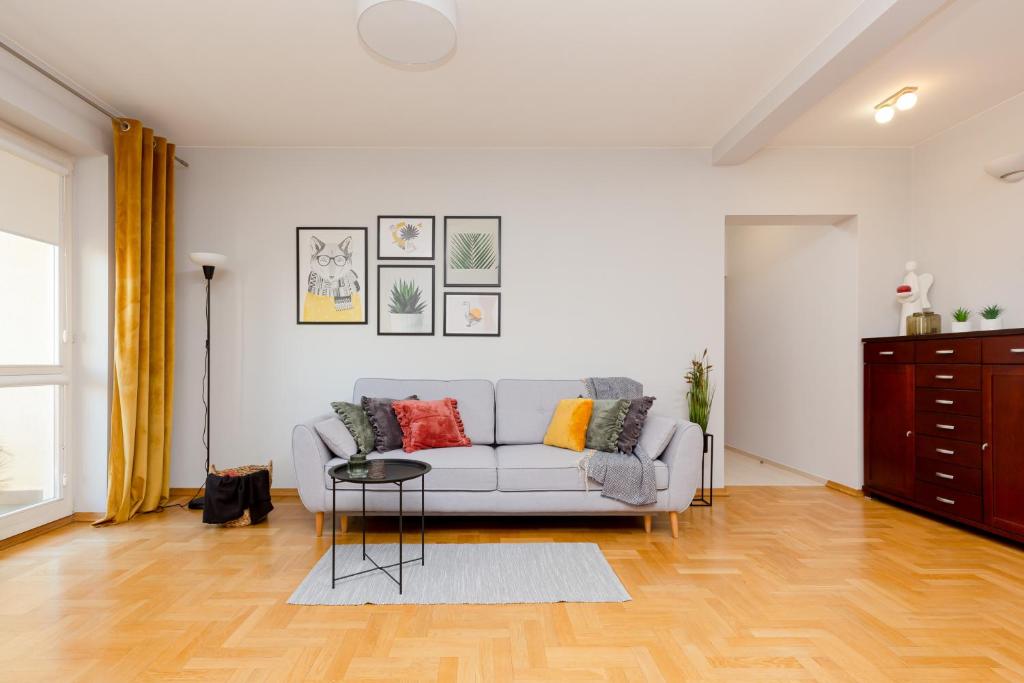 Posedenie v ubytovaní Mokotów Apartment Bluszczańska by Noclegi Renters