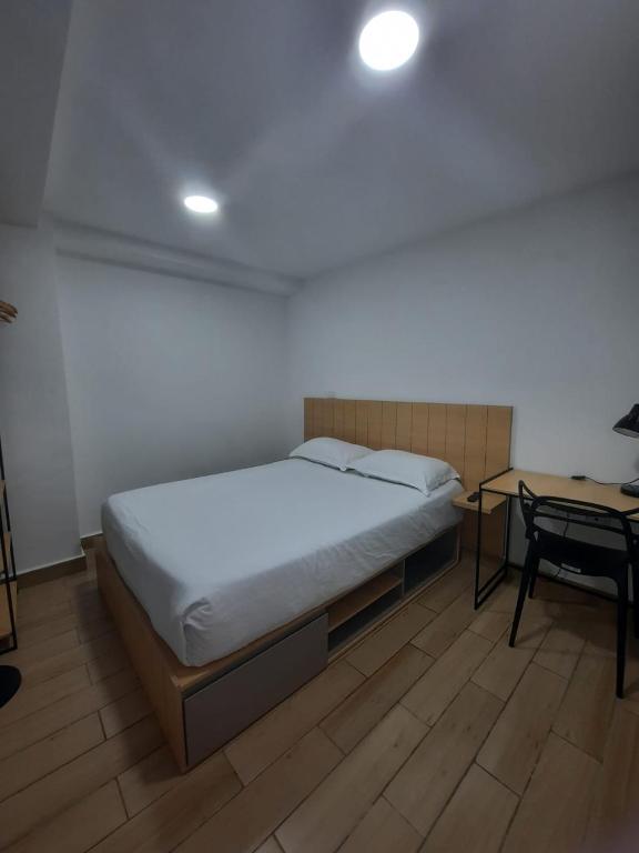 80Cooliving Medellín - Deluxe Double Room