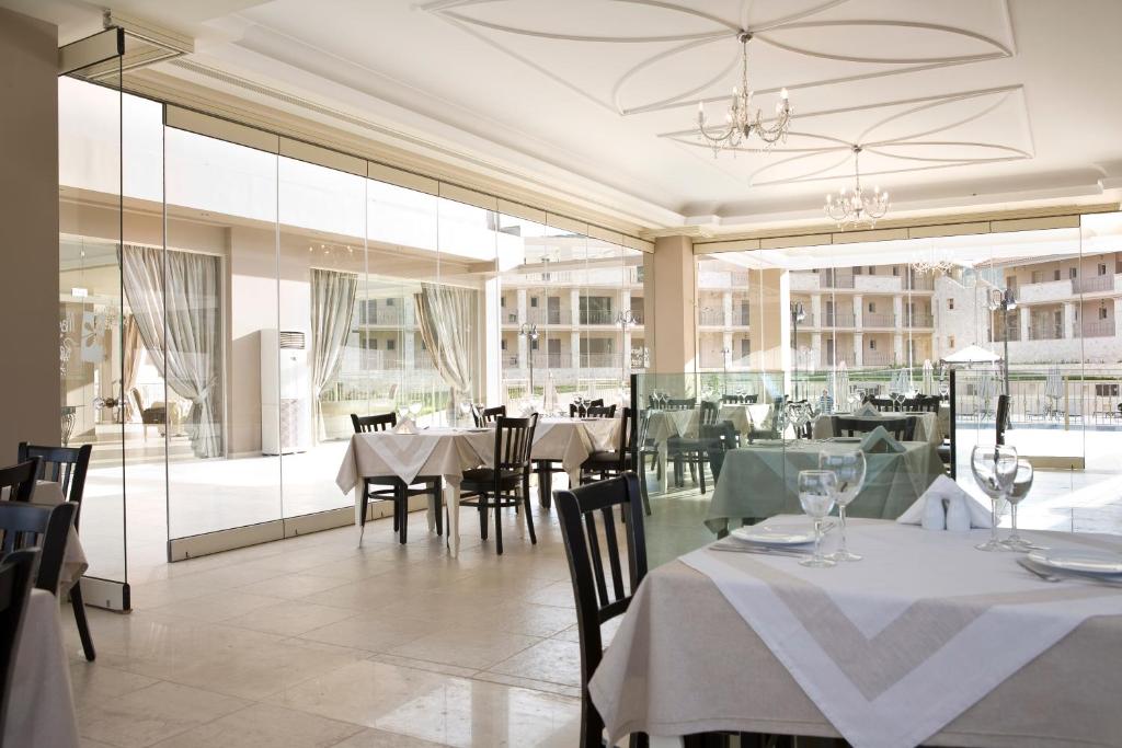 Restaurace v ubytování Magnolia Resort