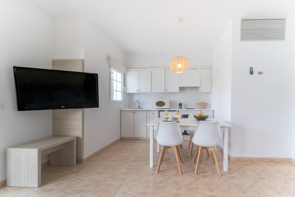 A kitchen or kitchenette at Hotel Moon Dreams Marina Parc
