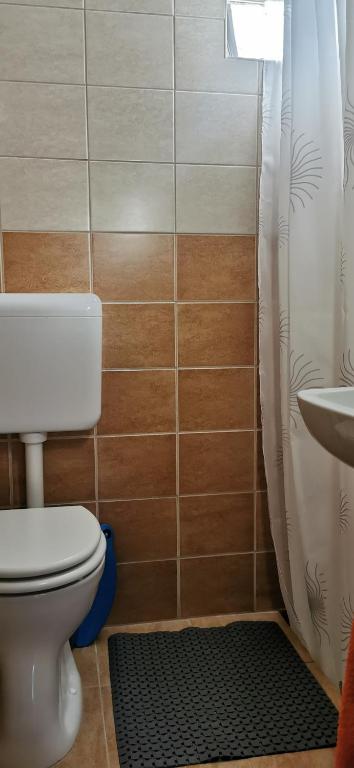 Koupelna v ubytování Lóci Palócház