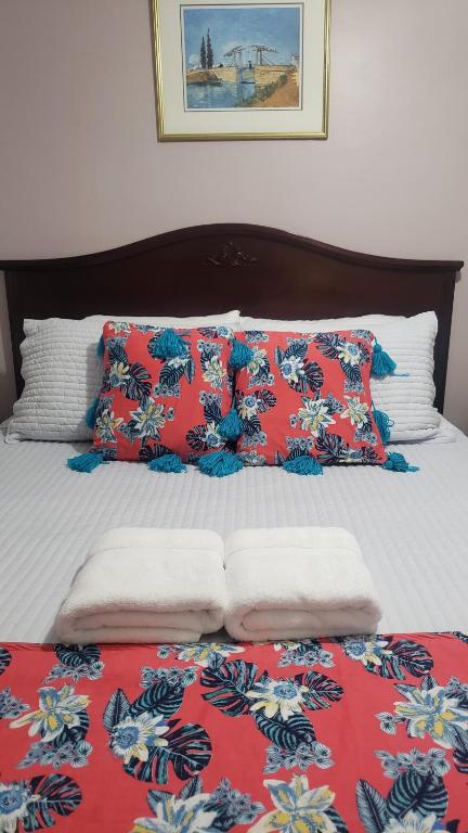 Ένα ή περισσότερα κρεβάτια σε δωμάτιο στο Blue Spruce Bed and Breakfast Muskoka
