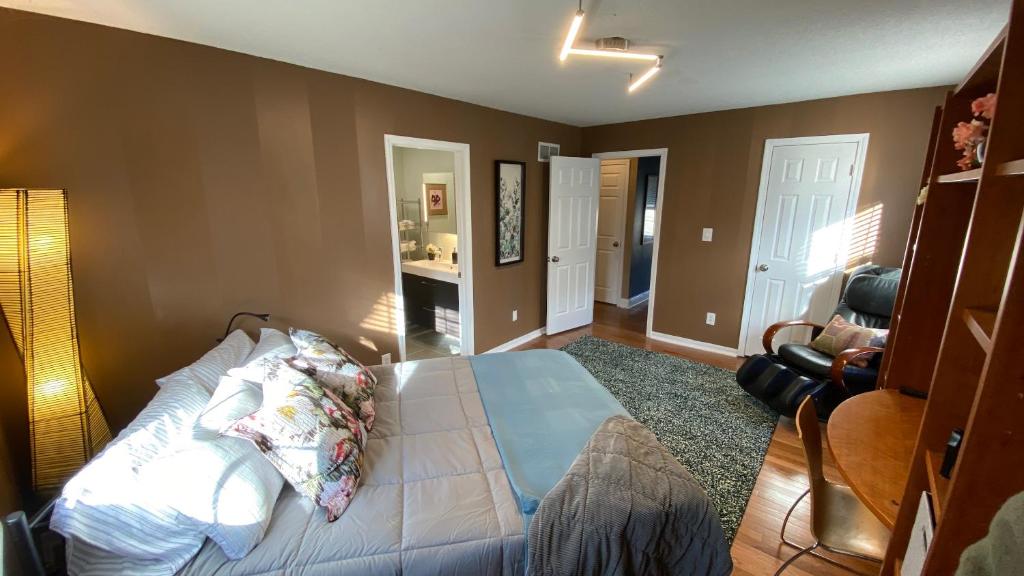 Here It Is! Cool Cape Cod-3 BR-2.5 Bath-12 Guests photo