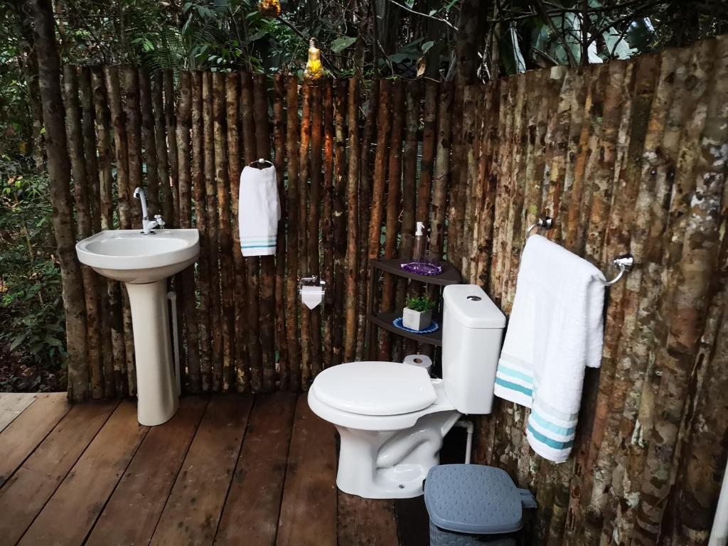 Vannituba majutusasutuses Glamping Amazonas