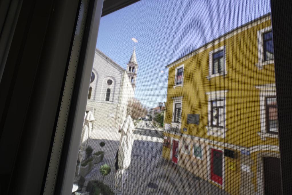 Budova, v ktorej sa apartmán nachádza