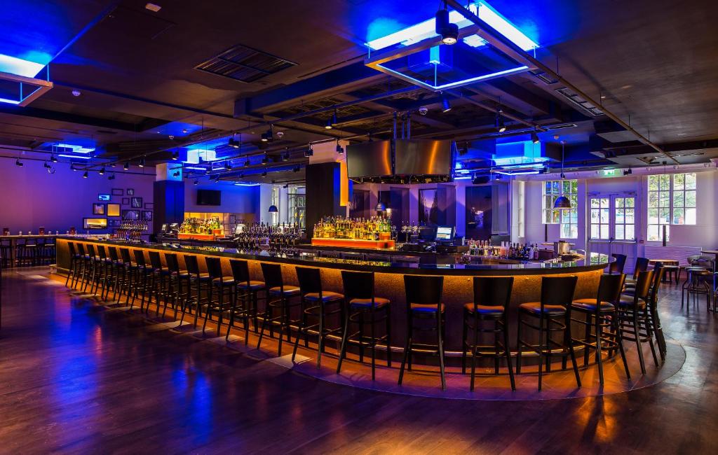 Restoran või mõni muu söögikoht majutusasutuses Clayton Hotel Burlington Road