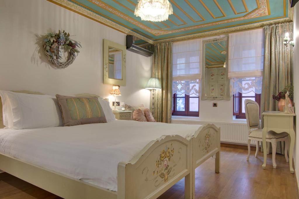 ARCHONTARIKI Historic Boutique Hotel - Resim 32