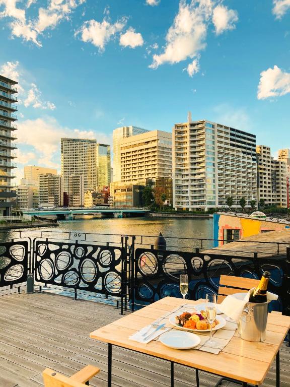 PETALS TOKYO - Floating Hotel 4