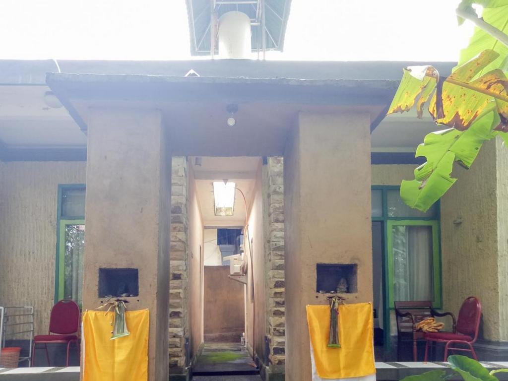 Fotografie z fotogalerie ubytování DATON HOUSE near Bali Zoo Ubud Mitra RedDoorz v destinaci Darmasaba