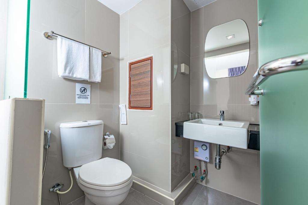 Sovereign Group Hotel at Pratunam - Resim 21