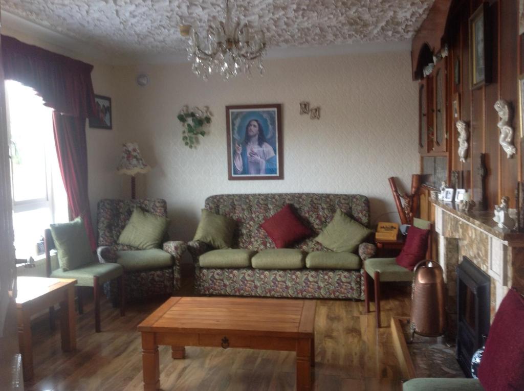 Posezení v ubytování Divine Mercy B&B