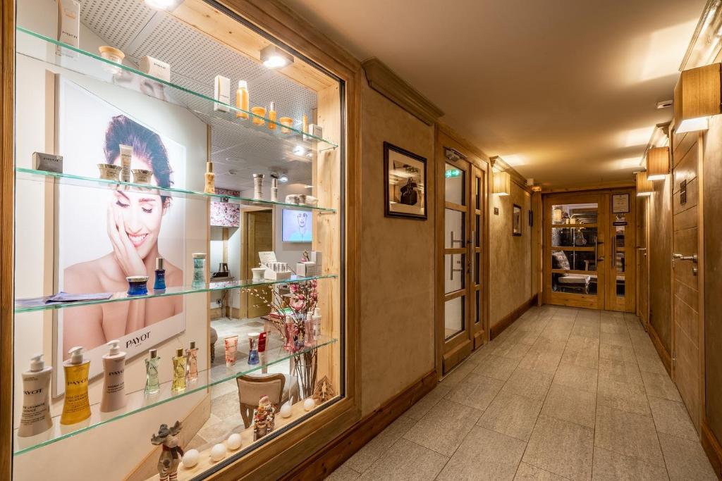 Gallery image of Hôtel l'Hélios in Méribel
