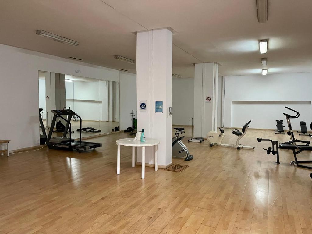 BONITO APARTAMENTO EN PUERTO BANUS BEACH, Marbella – Updated ...