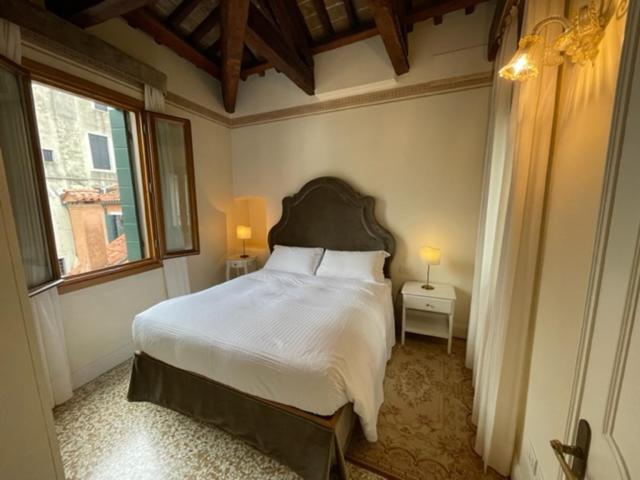 San Gregorio Venice Apartments - 16