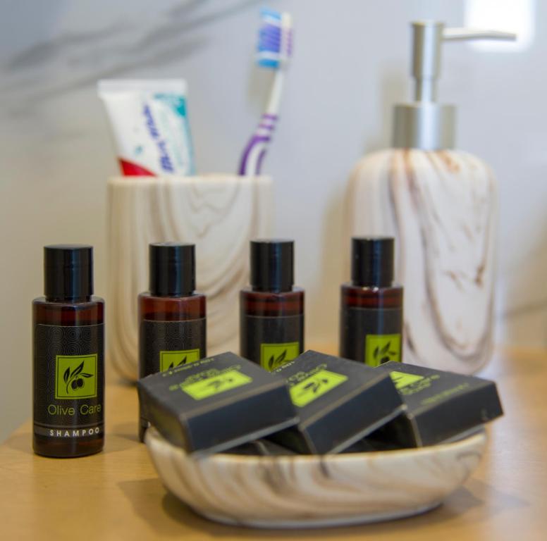 Deluxe City Hotel - 12