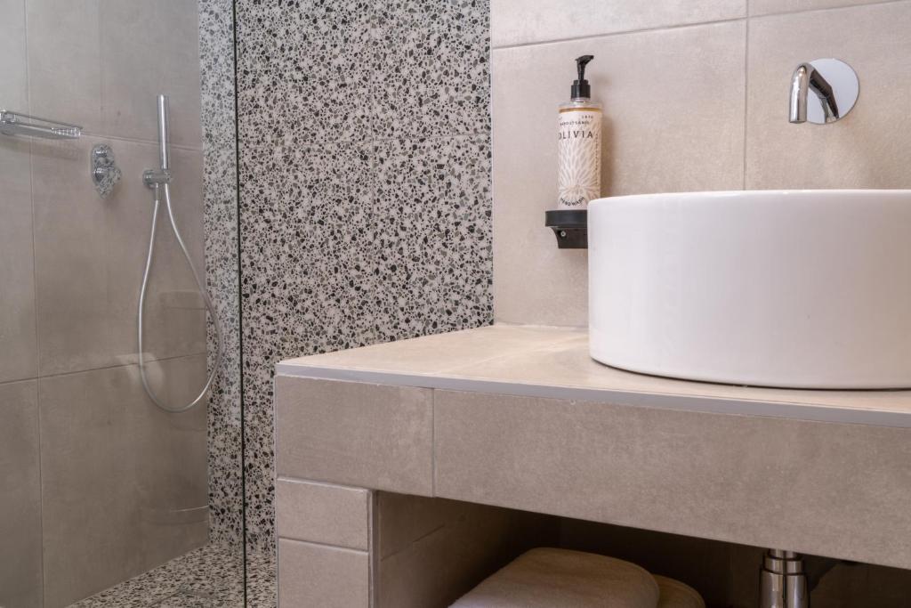 Vagabond Guesthouse - 14