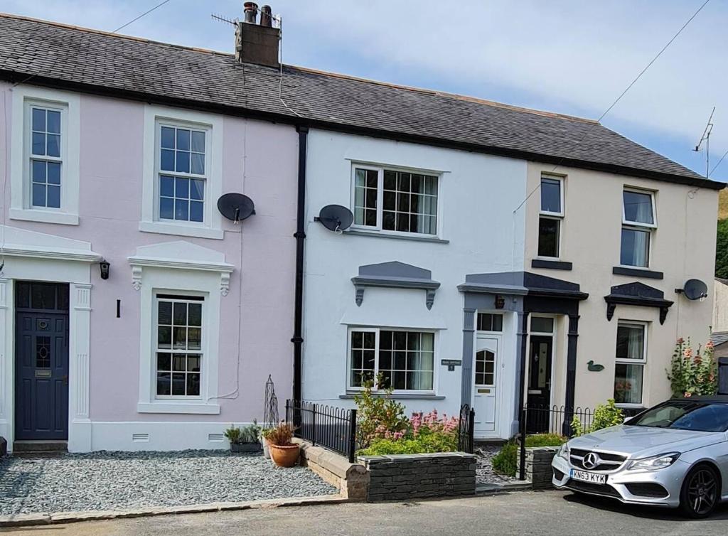 A cosy three bedroomed Cottage in Leafy Embleton