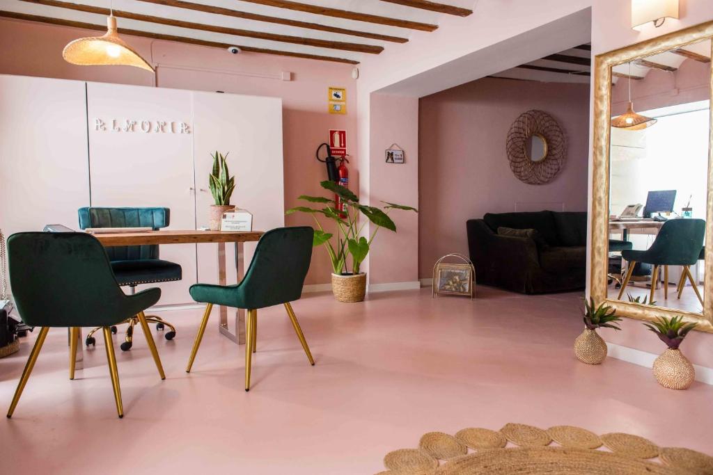 TV a/nebo společenská místnost v ubytování Hotel Almunia