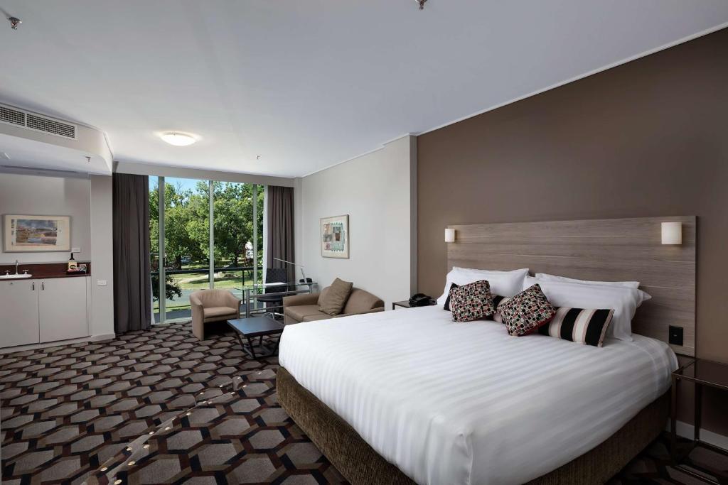 Rydges Canberra - Resim 18