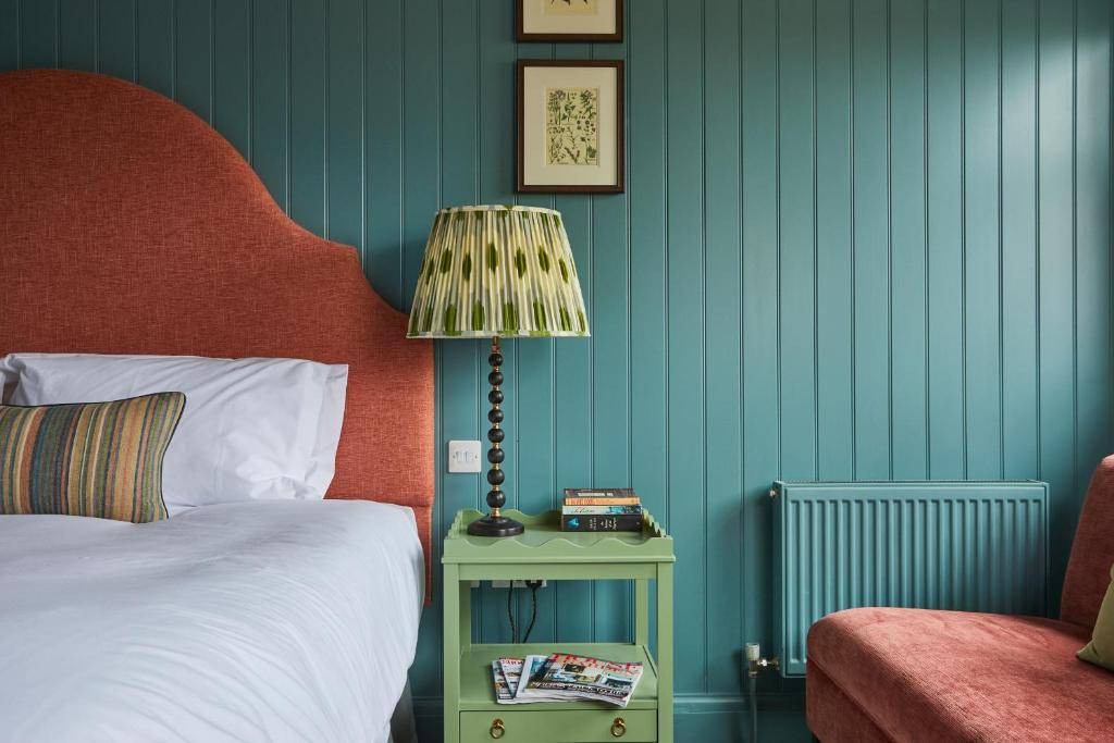 The Retreat, Elcot Park - Heritage Room