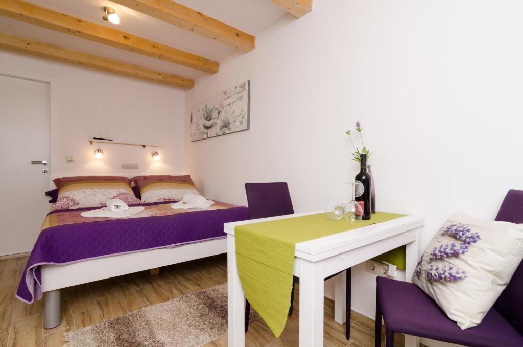 Lavender Garden Apartments - Estudio De Confort (planta Baja)