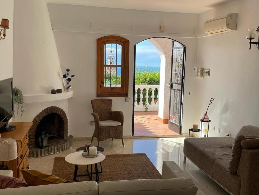Część wypoczynkowa w obiekcie Apartamento de lujo Nerja