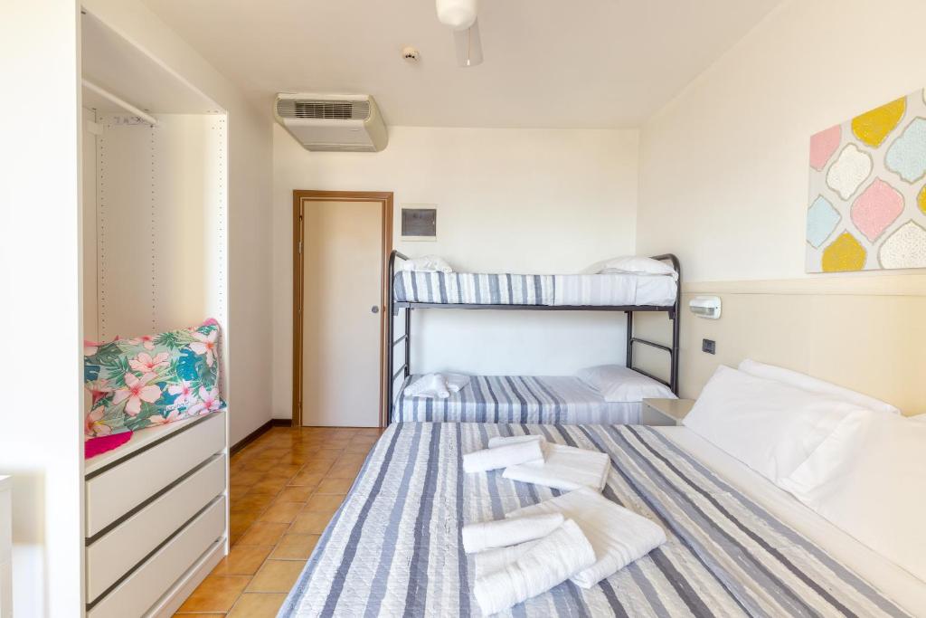 Hotel Mignon Riccione Fronte Mare - Resim 13