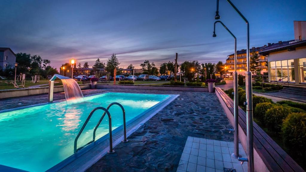 Bazén v ubytování Hotel ***NAT Sarbinowo nebo v jeho okolí