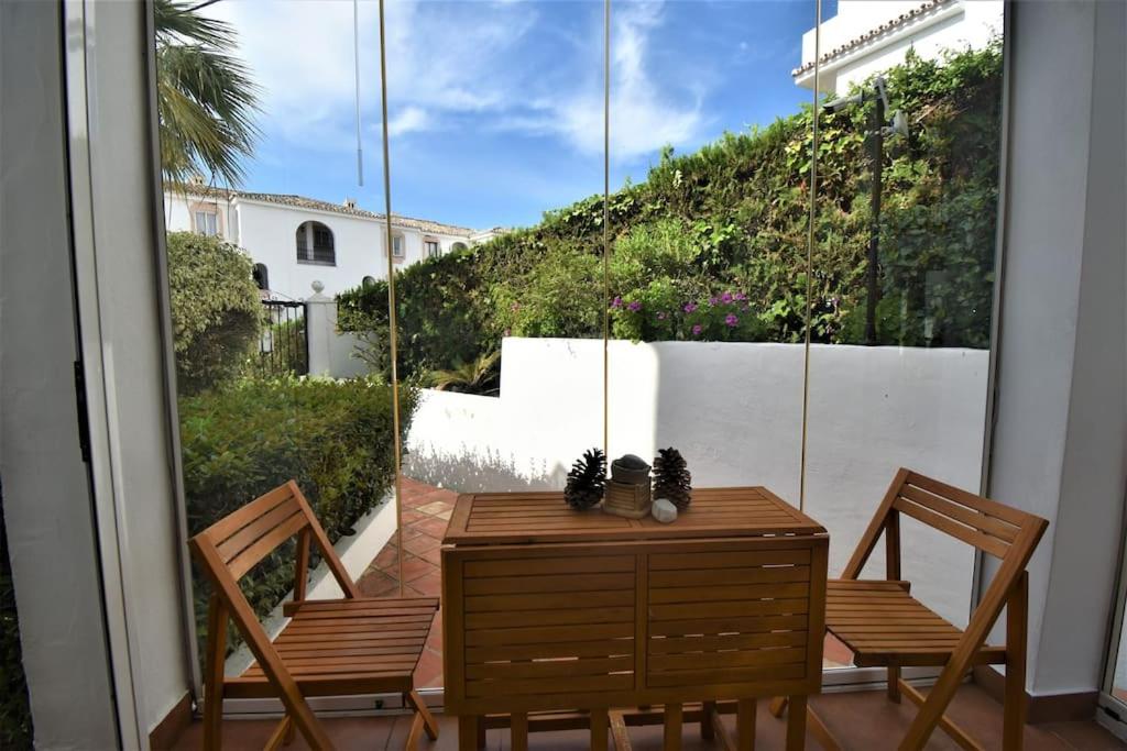 Beautiful 1 Bedroom Garden Apartment in Riviera