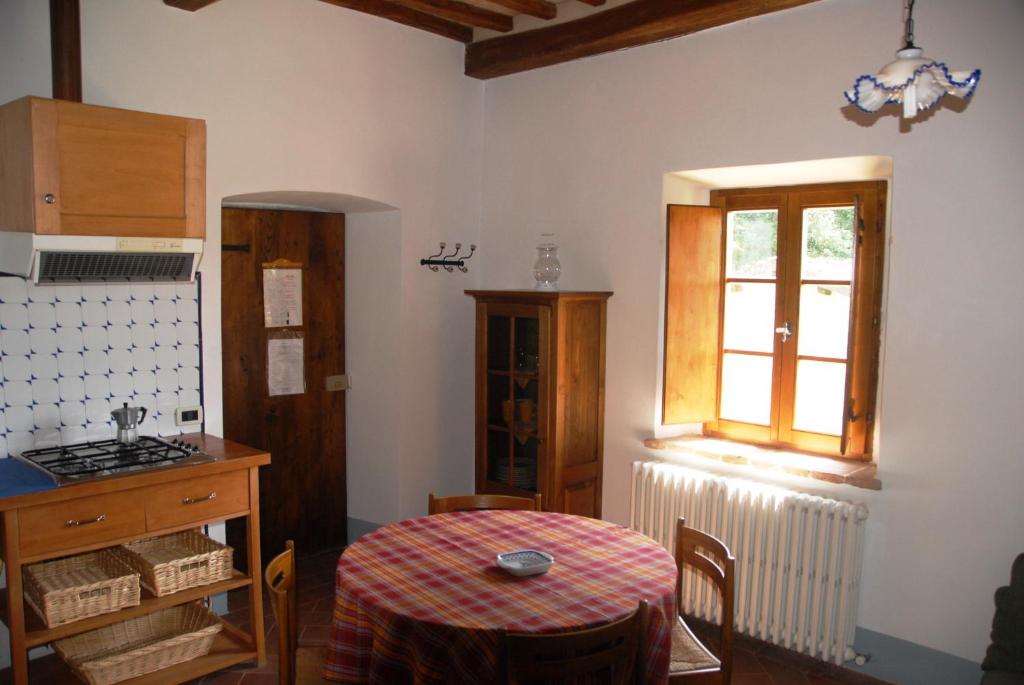 Kuchyň nebo kuchyňský kout v ubytování Agriturismo "Ai frati"