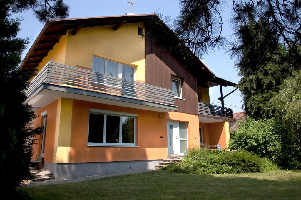 Budova, v ktorej sa apartmánový hotel nachádza