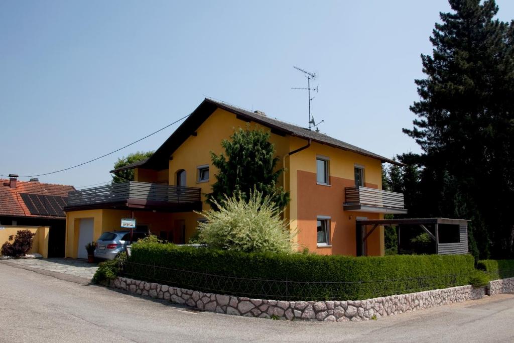 Budova, v ktorej sa apartmánový hotel nachádza