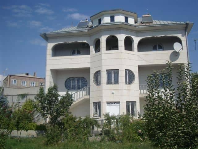 VILLA QASAKH