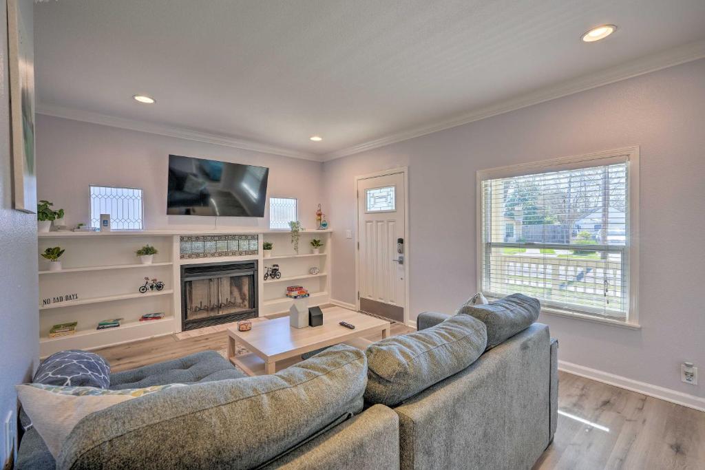 PetFriendly Sacramento Home about 5 to Downtown!, Sacramento (updated