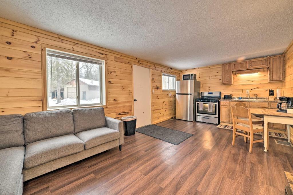 Cabin in The HuronManistee National Forest!, Wellston (updated prices