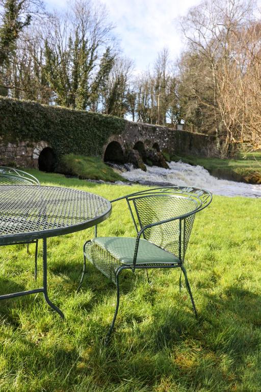 Zahrada ubytování Luxury 2 bed 5 mins from Carrick next to Waterfall