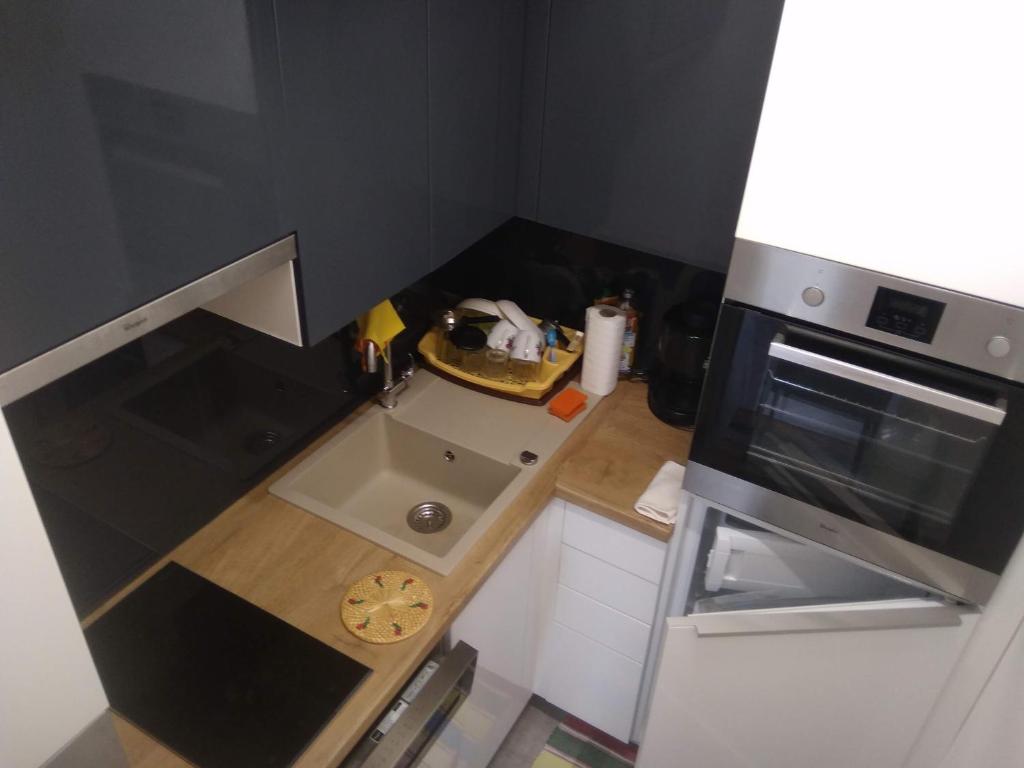 A kitchen or kitchenette at Atkacs Home