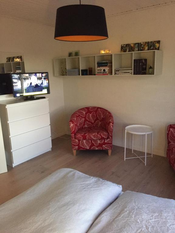 TV a/nebo společenská místnost v ubytování Brøndums B & B