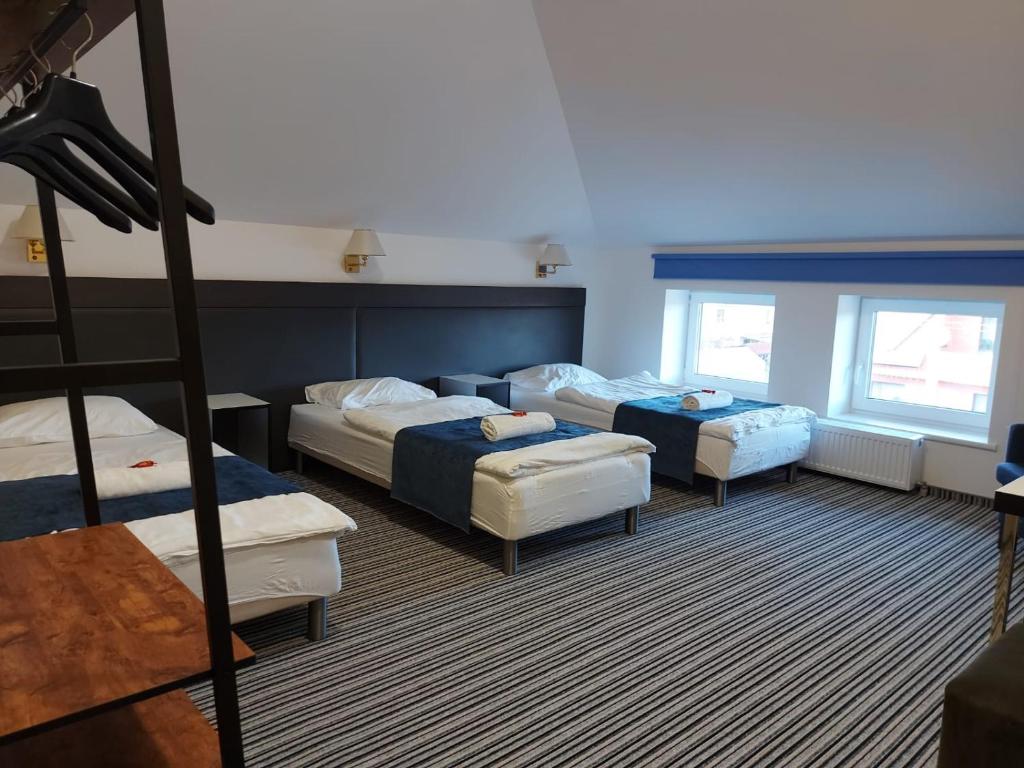 B&B Panevėžys - Habitación Triple Básica Con Baño Compartido