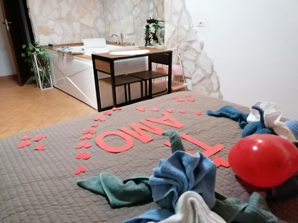 a living room with a sign that says exit at Il Casaletto del Terminillo in Rieti