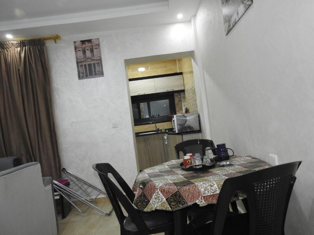 Kuchyň nebo kuchyňský kout v ubytování Amro Petra Apartment