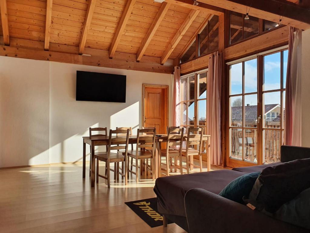 Μια τηλεόραση ή/και κέντρο ψυχαγωγίας στο Ruhige Lage - USt ausweisbar - Netflix - YouTube Premium - Bosch Wasc