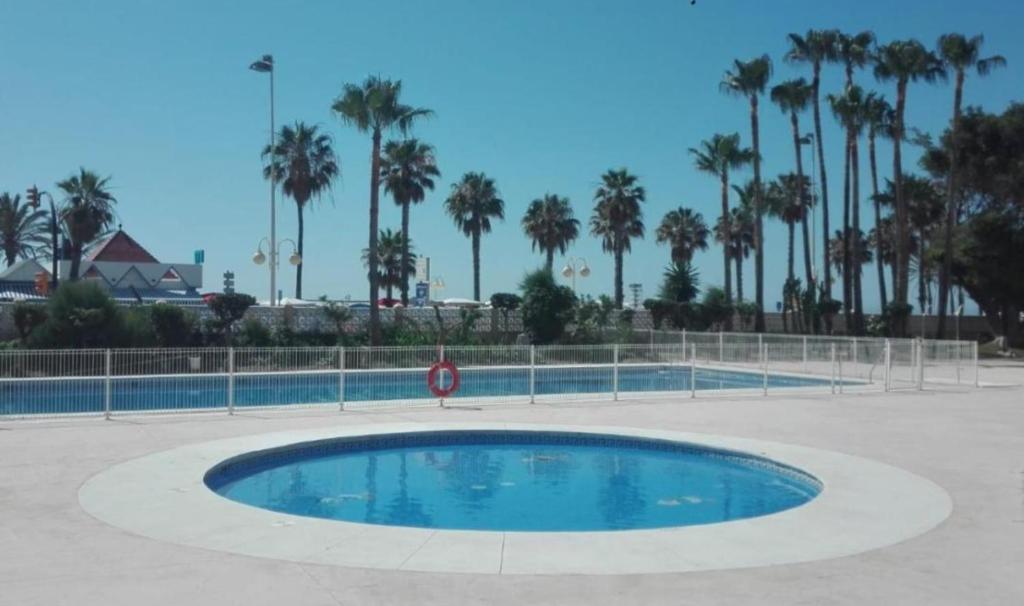 Apartamento recién reformado en primera línea de playa ...