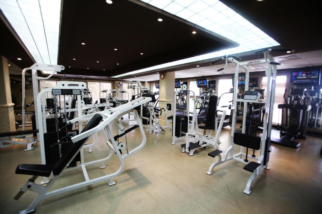 Fitness centrum a/nebo fitness zařízení v ubytování The Royal Sands Resort & Spa